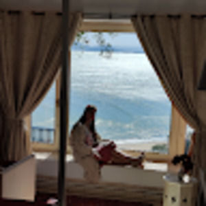 Meet your Posher, Badia